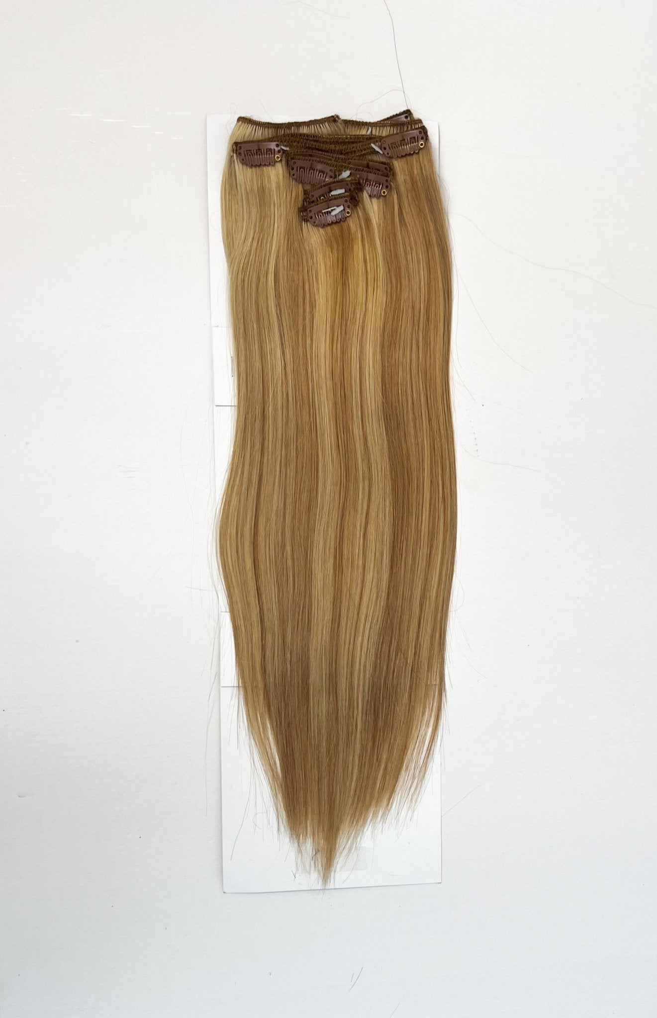 VIP Clip Extensions / Silky Straight - 18" (140 g ) ClipeX System by VIP Extensions